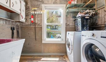 674 E BAY Ave, Barnegat, NJ 08005