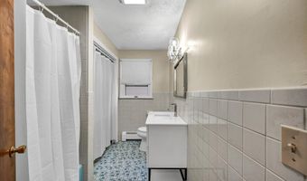24 Iron Gate Ln, Cromwell, CT 06416
