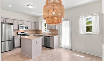 133 Star Ct, Aberdeen, NC 28315