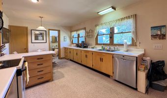 410 1st St NW, Aitkin, MN 56431