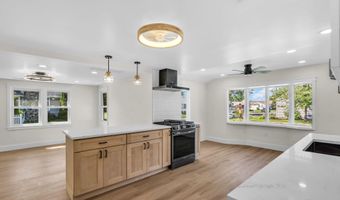 16 Larboard St, Beachwood, NJ 08722