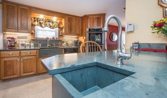 640 Orchard Dr, Bridport, VT 05734