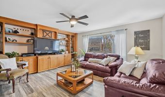 1801 Arbordale Ln, Algonquin, IL 60102