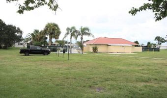 1082 Parkway Ln, Barefoot Bay, FL 32976