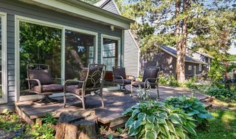 8906 138th Street Ct, Apple Valley, MN 55124