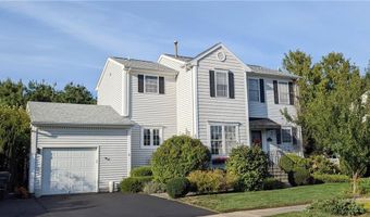 4 Spinnaker Dr, East Providence, RI 02915