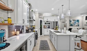 145 SILVER FALLS Dr, Apollo Beach, FL 33572