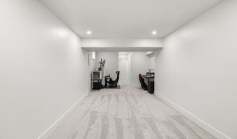 604 Meadow Rd, Adel, IA 50003