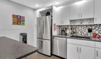 3375 N Country Club Dr 208, Aventura, FL 33180