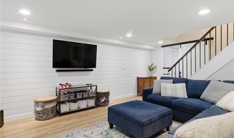 1 Blacksmith Rd, Lincoln, RI 02865