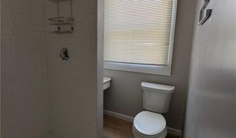 44 Crest St, Middletown, RI 02842