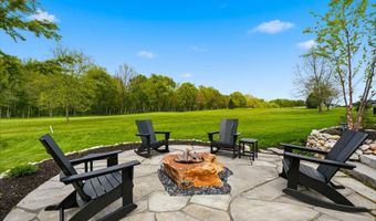 1816 Golfview Dr, Auburn, IN 46706