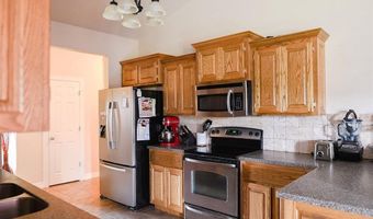 1816 Foxtail Cir, Altus, OK 73521