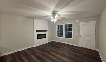 30 E 7th St, Adrian, MO 64720