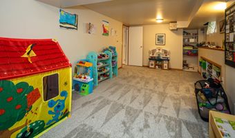 129 Dumbarton Hill Ct, Aberdeen, NJ 07747