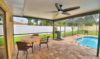 902 CRESTVIEW Dr, Auburndale, FL 33823