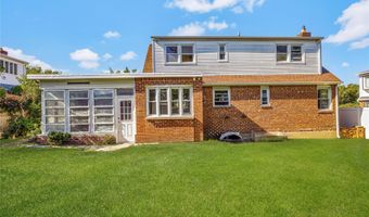 63 I U Willets Rd, Albertson, NY 11507
