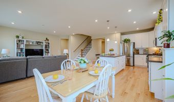 580 N Highlander Way, Addison, IL 60101