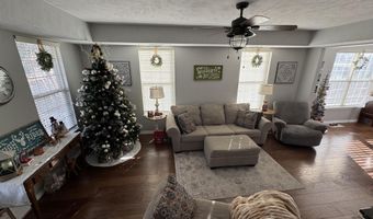 1705 Tyler Ave, Aurora, MO 65605