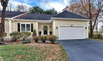 95 Crickett Cir, East Greenwich, RI 02818