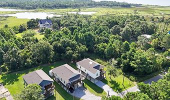 5114 Oak St, Bay St. Louis, MS 39520