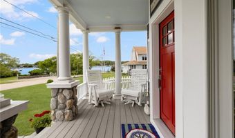 439 Wandsworth St, Narragansett, RI 02882