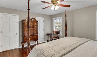 2518 E Doublegate Dr, Albany, GA 31721