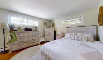 293 Burroughs Dr, Amherst, NY 14226
