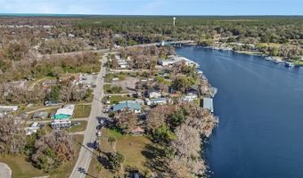 55512 FRONT St, Astor, FL 32102