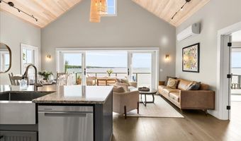 48 Ocean St, Belfast, ME 04915