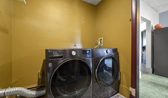 36 Vernon St, Auburn, ME 04210