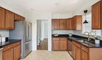 7821 CAYUGA Ave, Bethesda, MD 20817