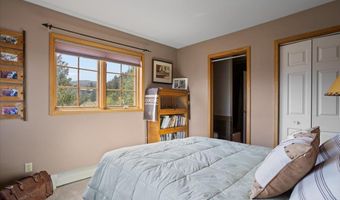 23 BROKEN BRIDGE Rd, Centennial, WY 82055