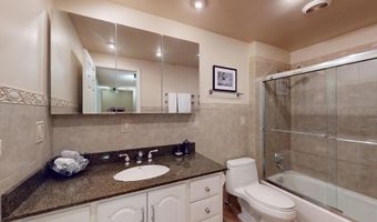 3229 N Volz Dr E, Arlington Heights, IL 60004