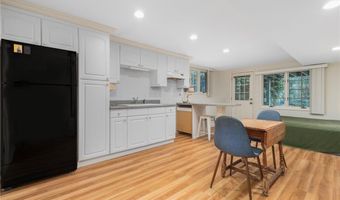 5 Woodbine Ln, Exeter, RI 02822