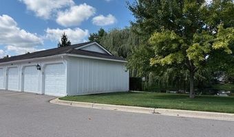 2692 S Knightsbridge Cir, Ann Arbor, MI 48105