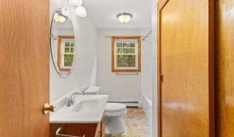 12 Oak Ter, Bellingham, MA 02019
