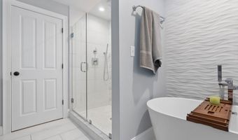 418 Mystic St, Arlington, MA 02474