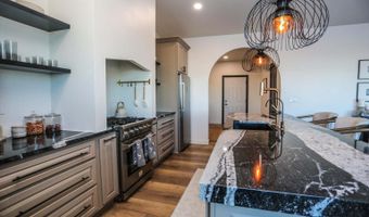 811 S Ibis St, Aberdeen, SD 57401