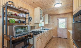 25 Lake Pochung Rd, Alloway, NJ 07461