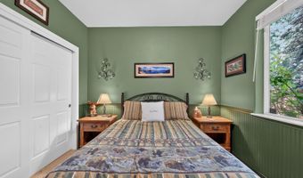 61042 Chamomile Pl, Bend, OR 97702