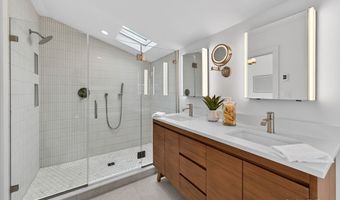 34 Howard Ave, Branford, CT 06405
