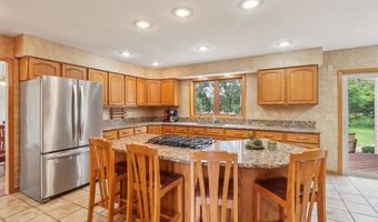 32335 Wildwood Dr, Adel, IA 50003
