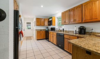 31 Pheasant Run Rd, Belgrade, ME 04917