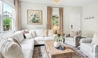 904 36th St, Charlotte, NC 28205