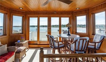 276 Bonnet Point Rd, Narragansett, RI 02882