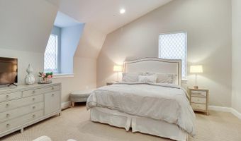 1318 S QUINN St, Arlington, VA 22204