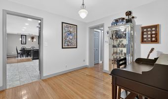 69 S Airmont Rd, Airmont, NY 10901