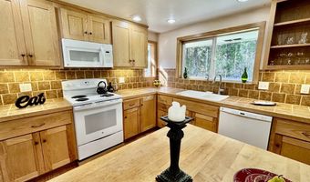 55433 MCKENZIE Hwy, Blue River, OR 97413