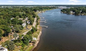 166 New Meadow Rd, Barrington, RI 02806